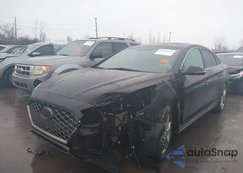 2018 Hyundai Sonata Sport z USA, uszkodzony, nr VIN 5NPE34AF0JH680154